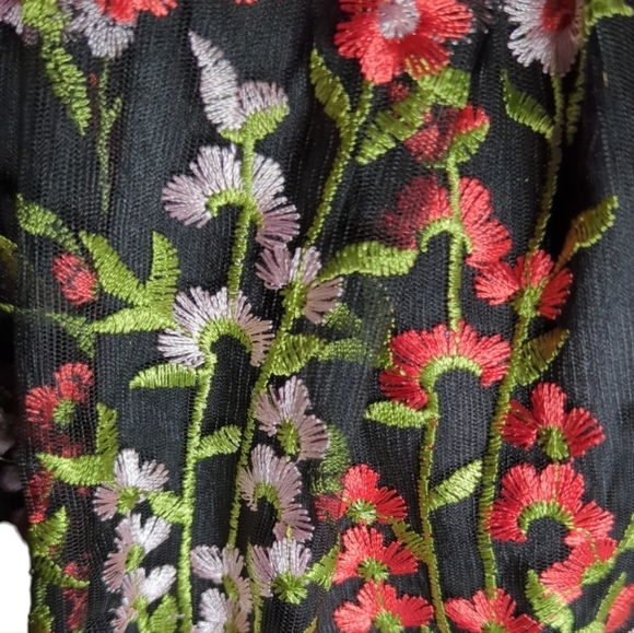 Club L  London Floral Embroidered Skater Dress Size 2 / UK 6 - Picture 6 of 10